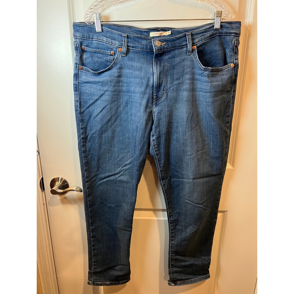 Levis Womens Boyfriend Jeans Mid Rise Medium Blue Wash Size 33